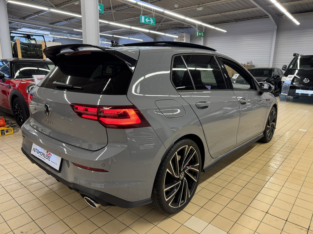 Volkswagen Golf — 9