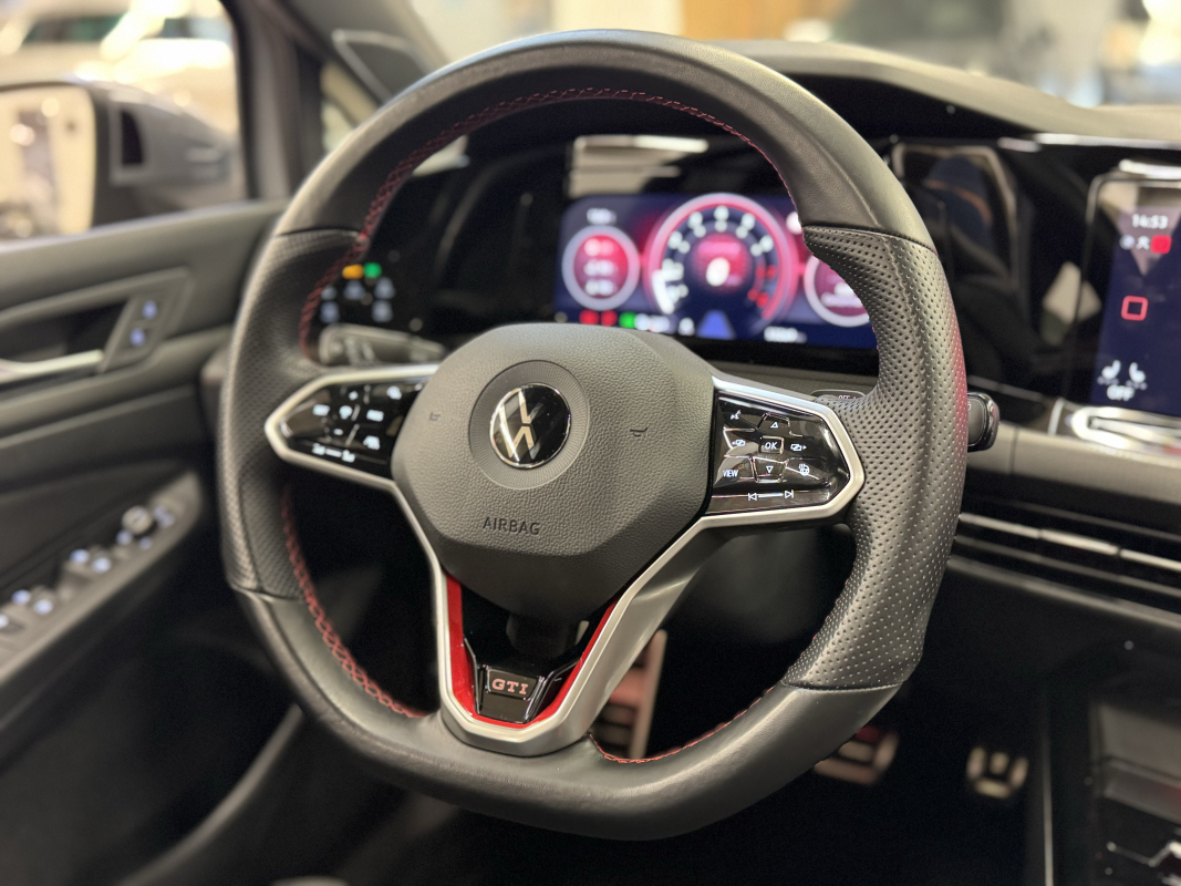 Volkswagen Golf — 19