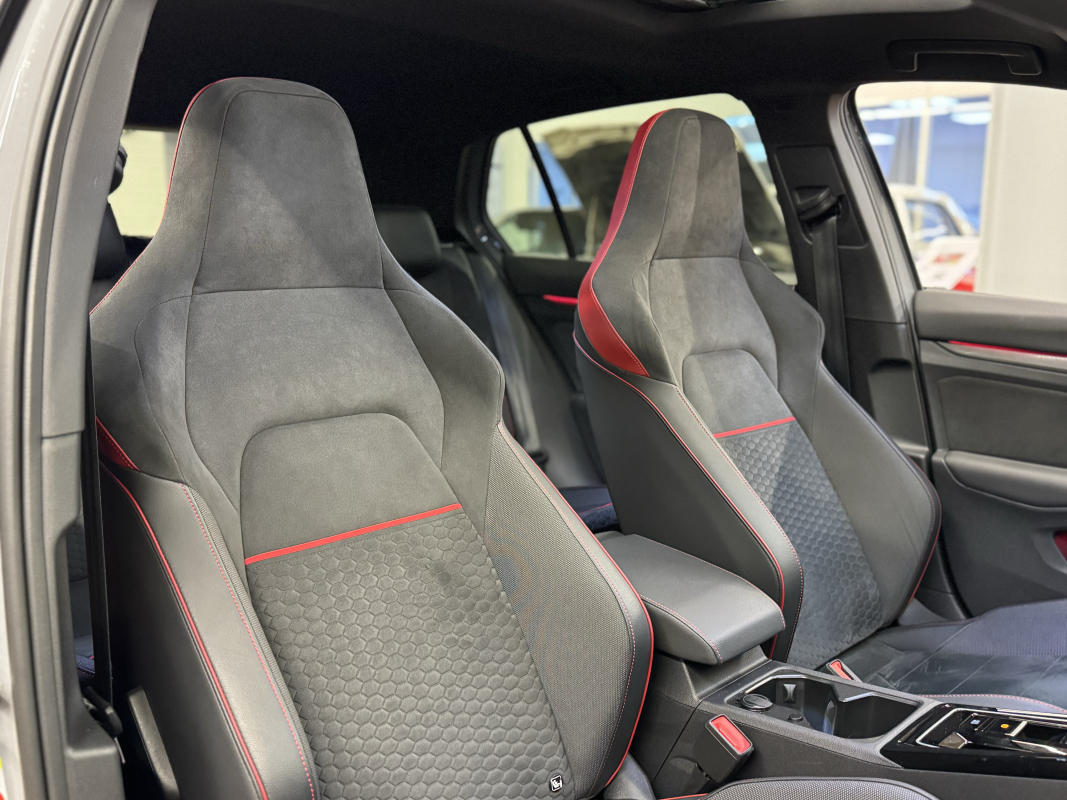 Volkswagen Golf — 30