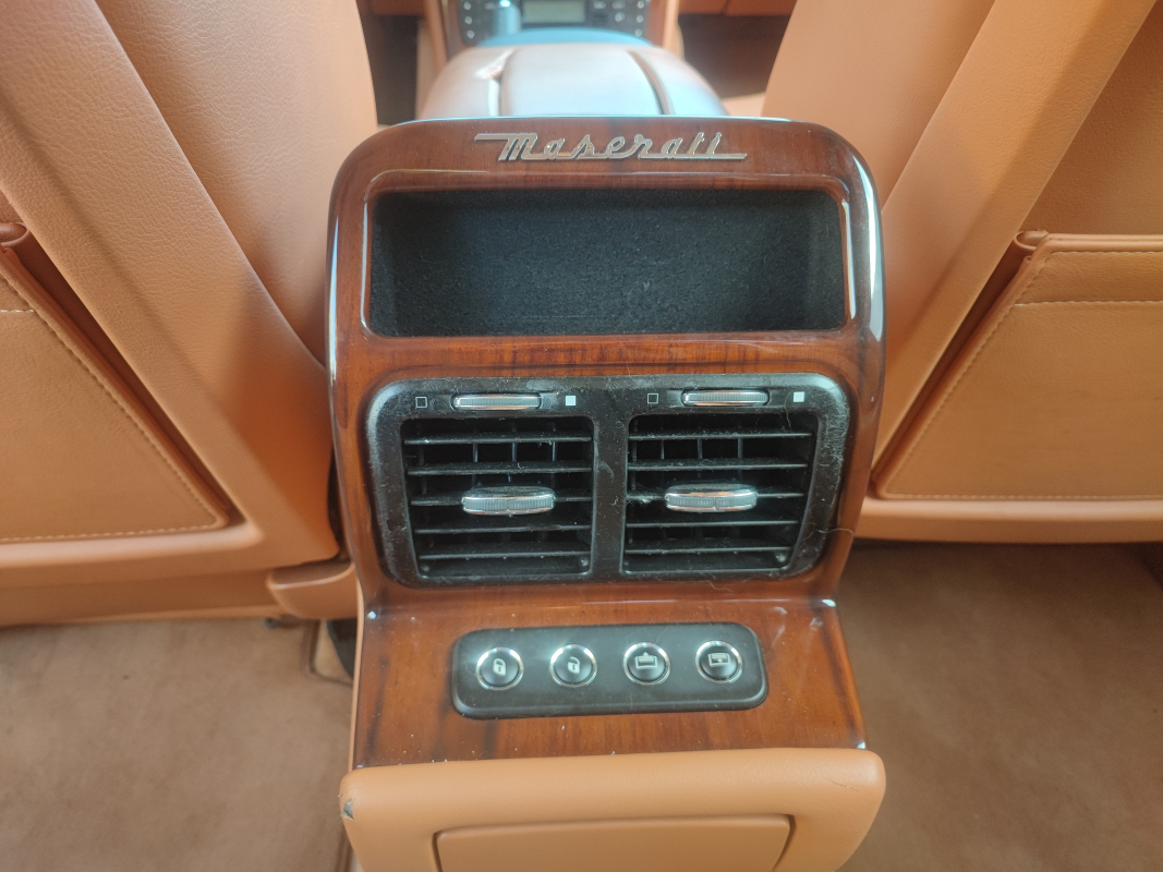 Maserati Quattroporte — 30