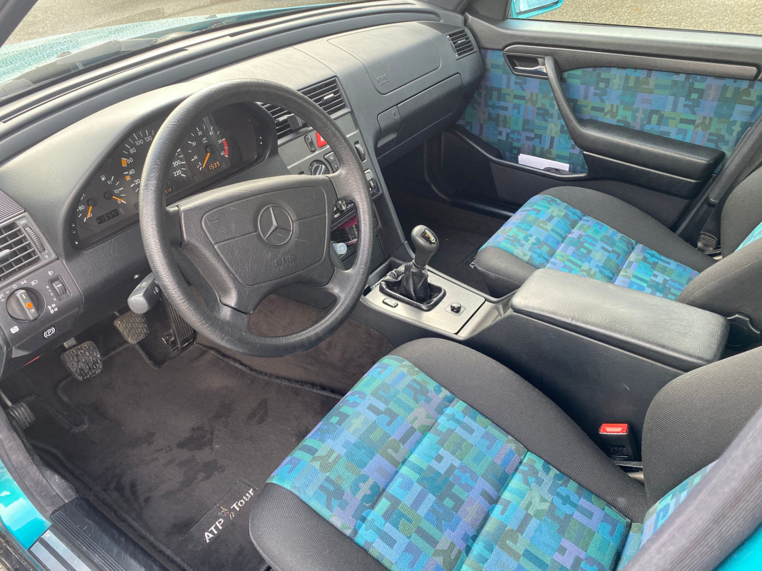 Mercedes 250 — 17