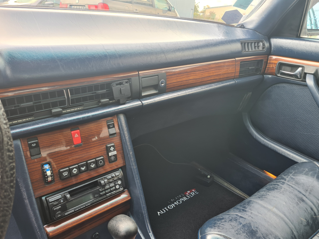 Mercedes 280 — 17