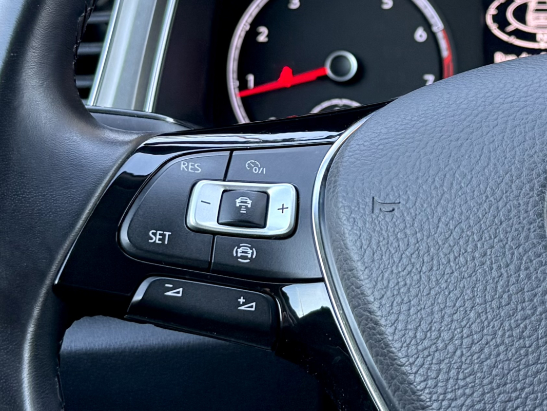 Volkswagen T-roc — 14