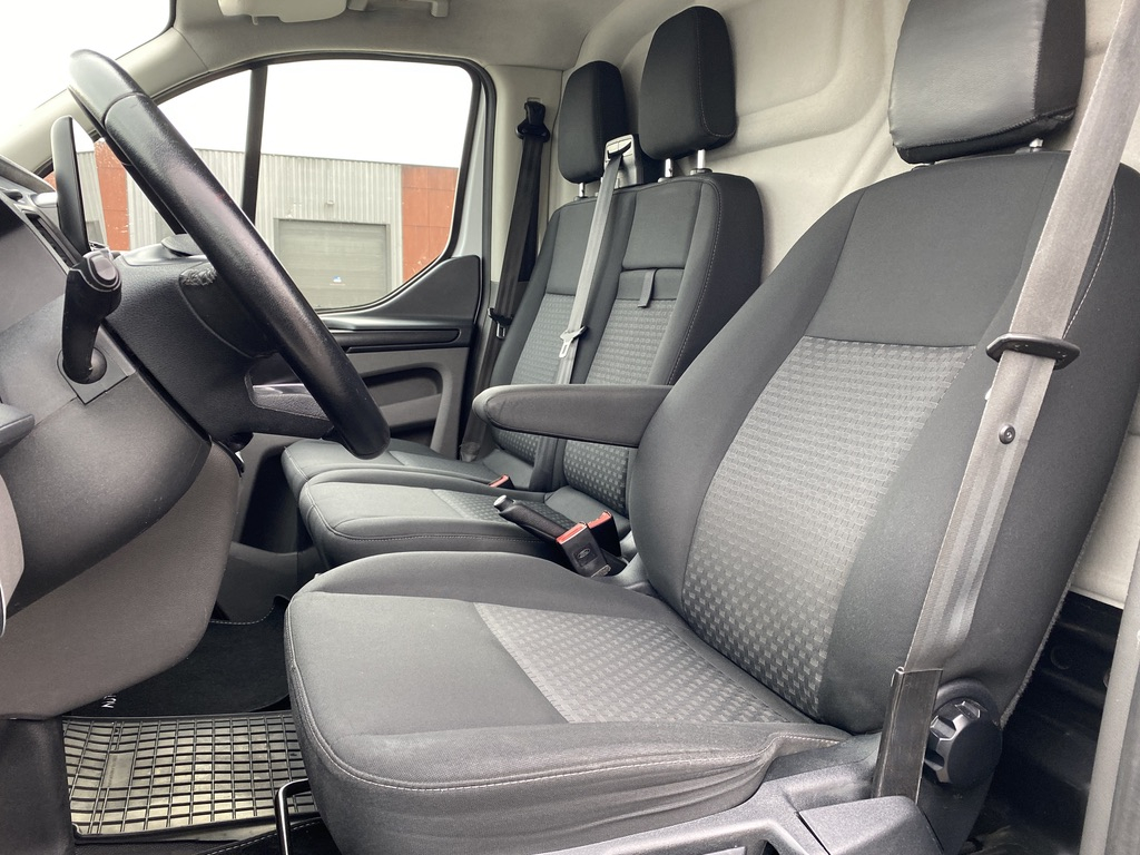 Ford Transit — 9