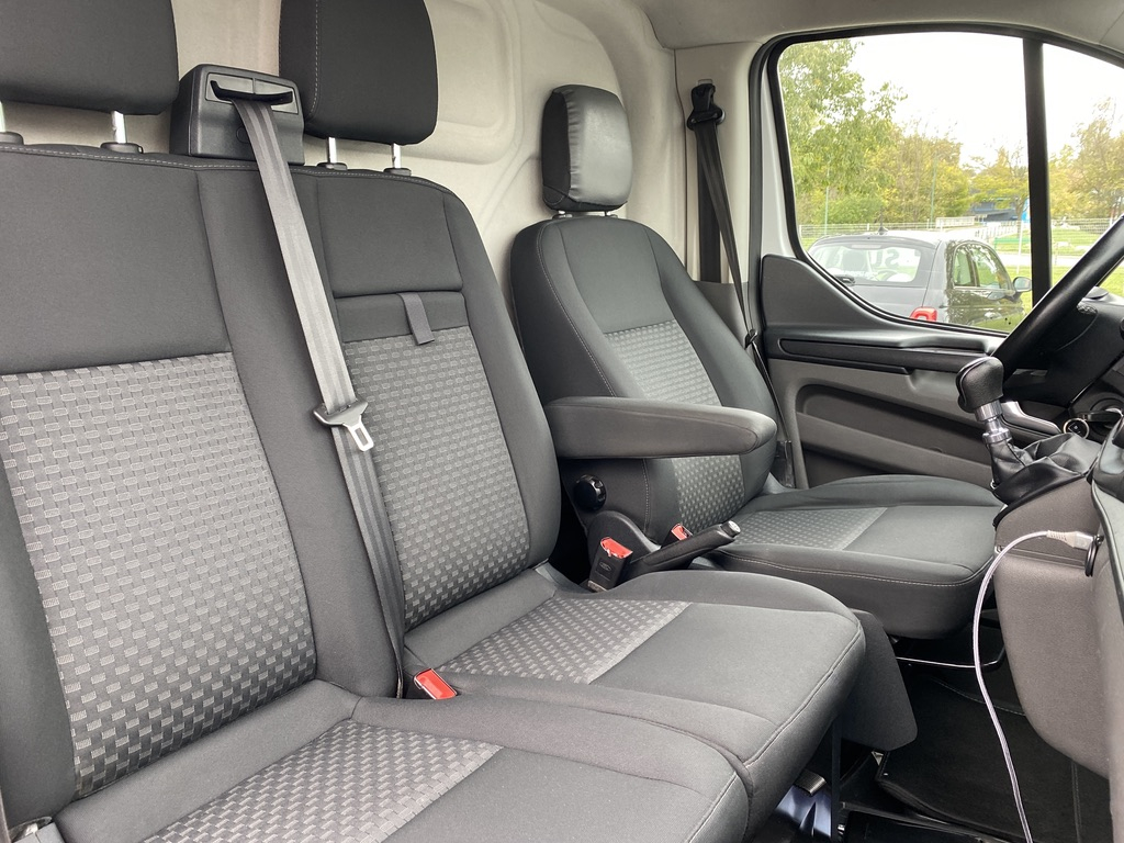 Ford Transit — 13