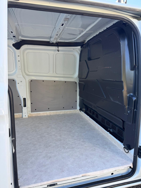 Ford Transit — 18