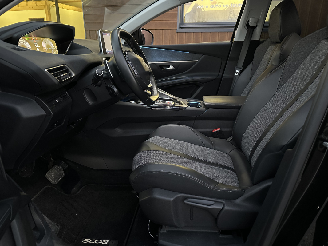 Peugeot 5008 — 12