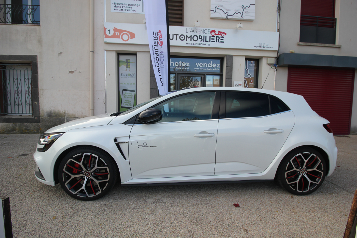 Renault Megane — 3