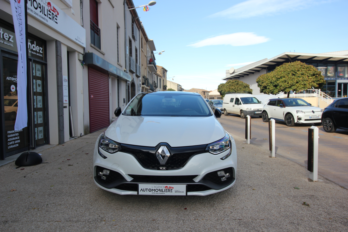 Renault Megane — 9