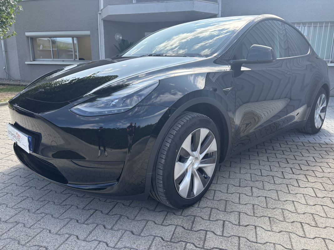 Tesla Model Y — 6