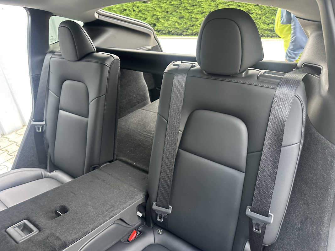 Tesla Model Y — 11