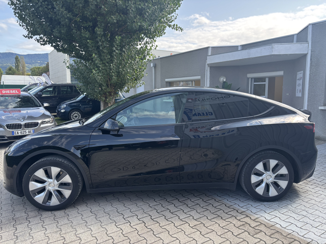 Tesla Model Y — 5