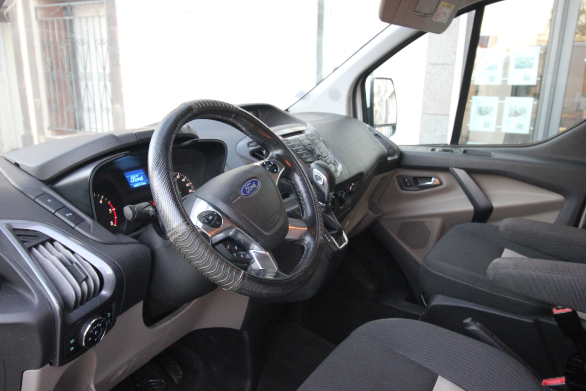 Ford Transit — 10