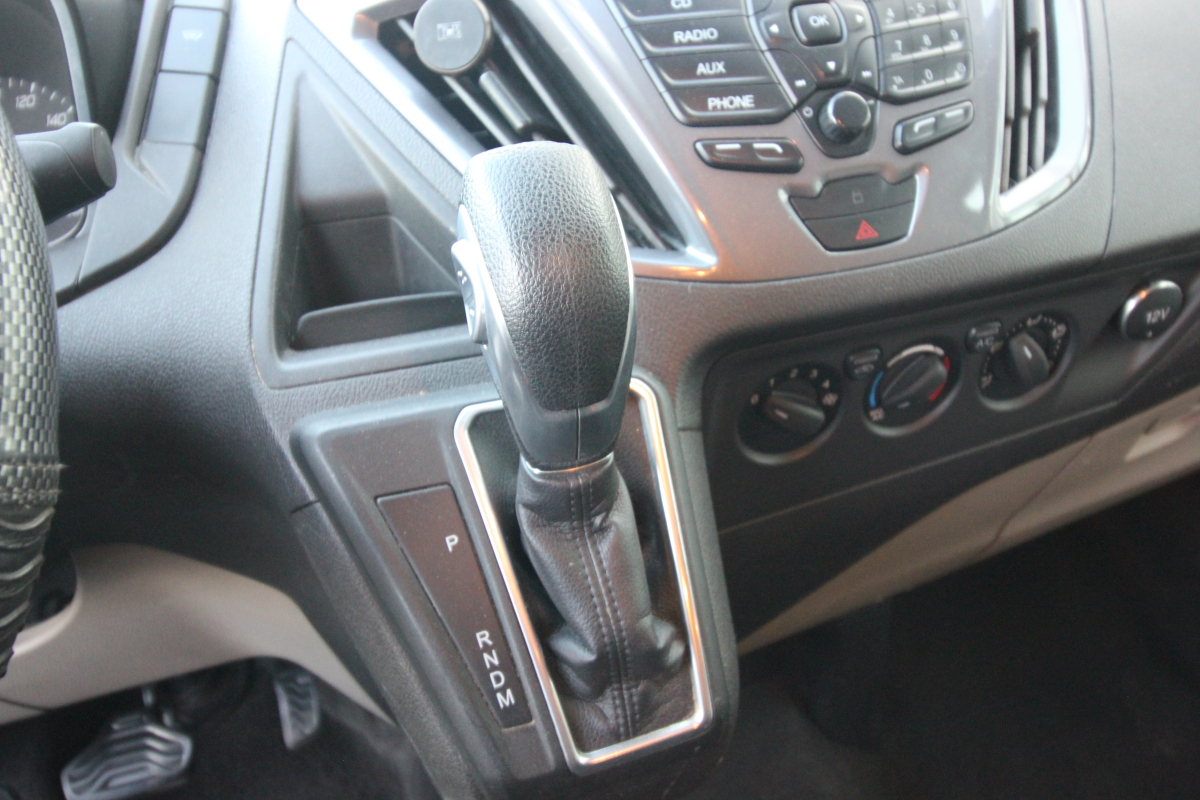 Ford Transit — 12