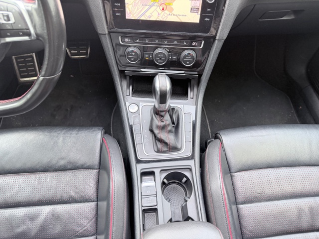 Volkswagen Golf — 19