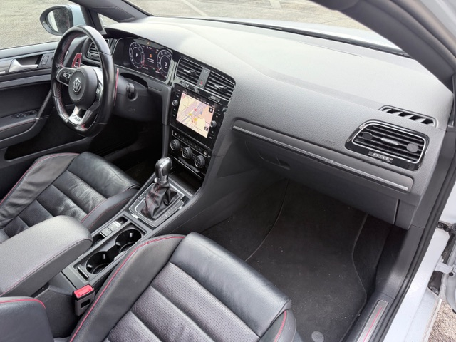 Volkswagen Golf — 14
