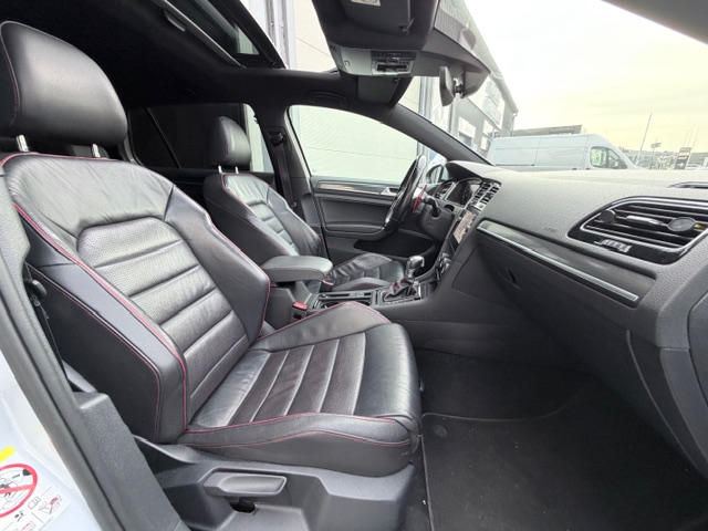 Volkswagen Golf — 13