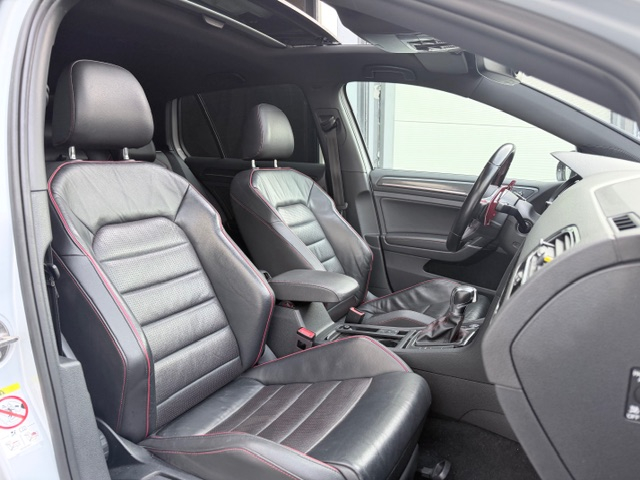Volkswagen Golf — 12