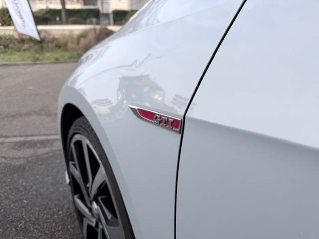 Volkswagen Golf — 28