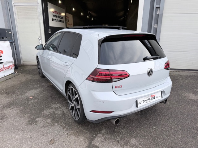 Volkswagen Golf — 24