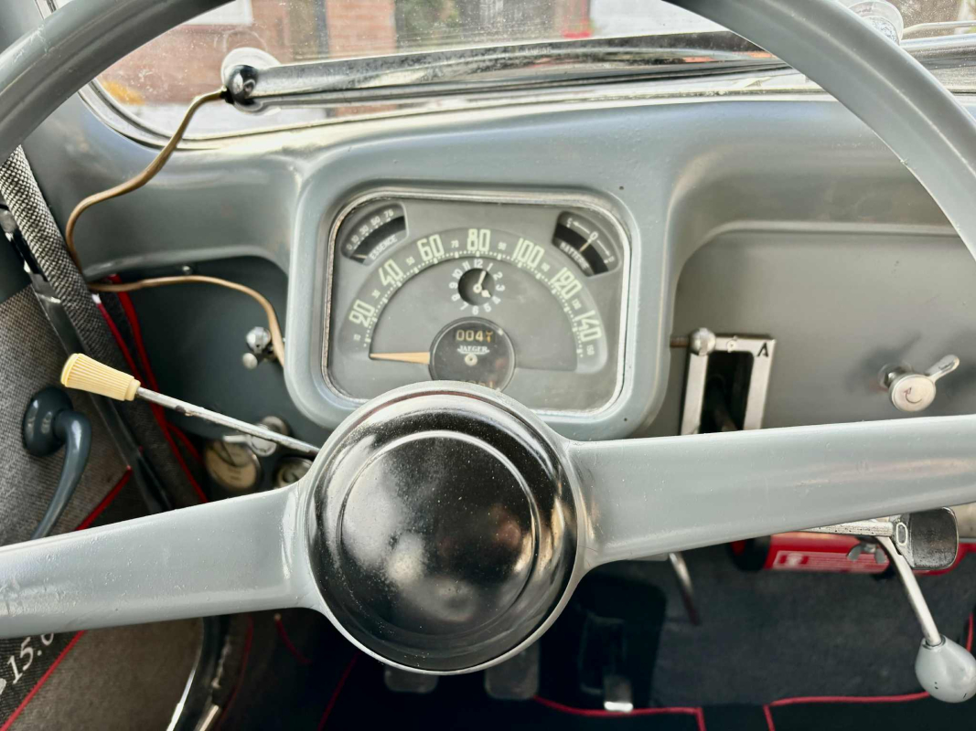 Citroen Traction/15 — 25
