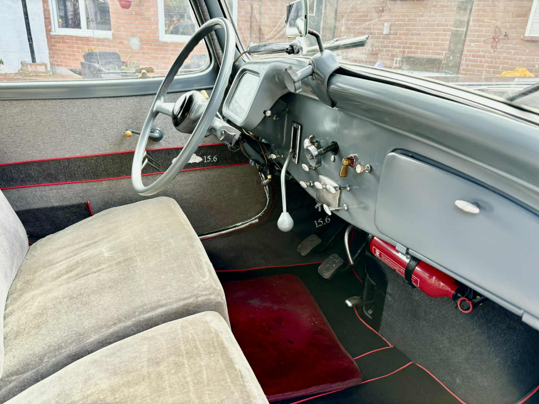 Citroen Traction/15 — 12