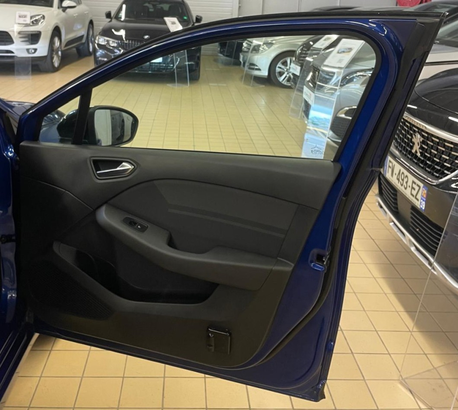 Renault Clio — 29