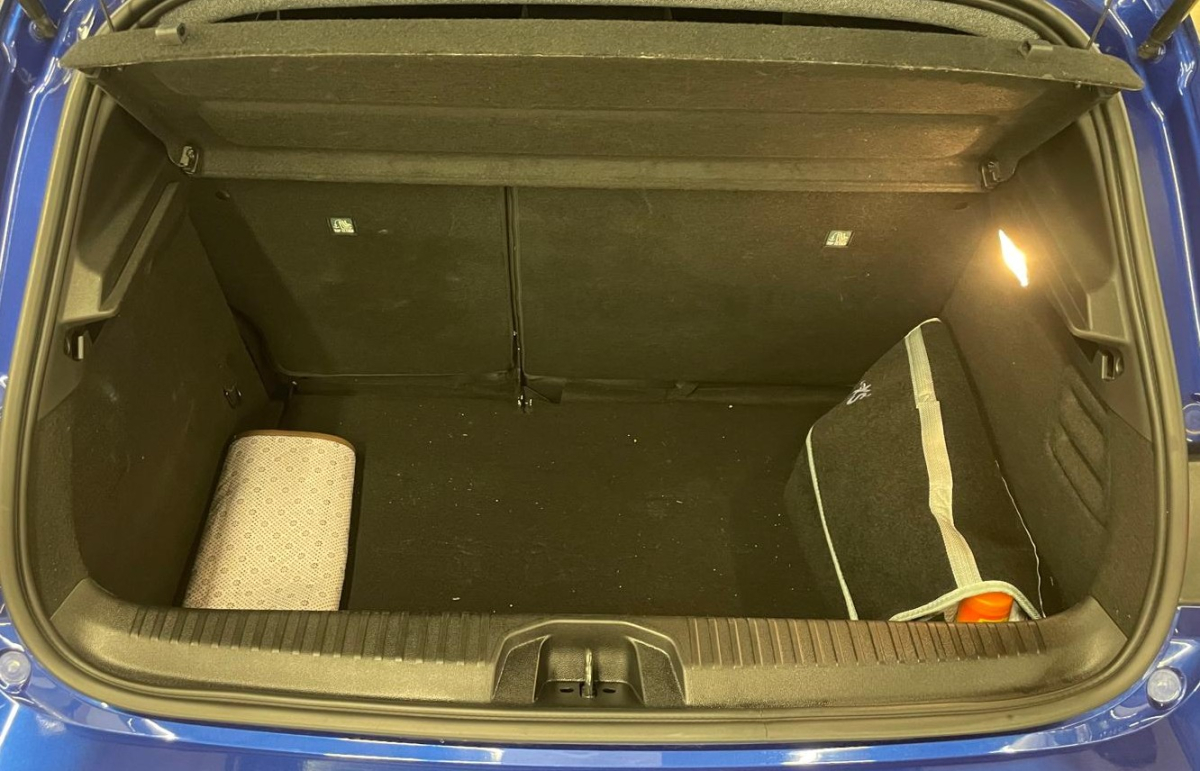 Renault Clio — 18