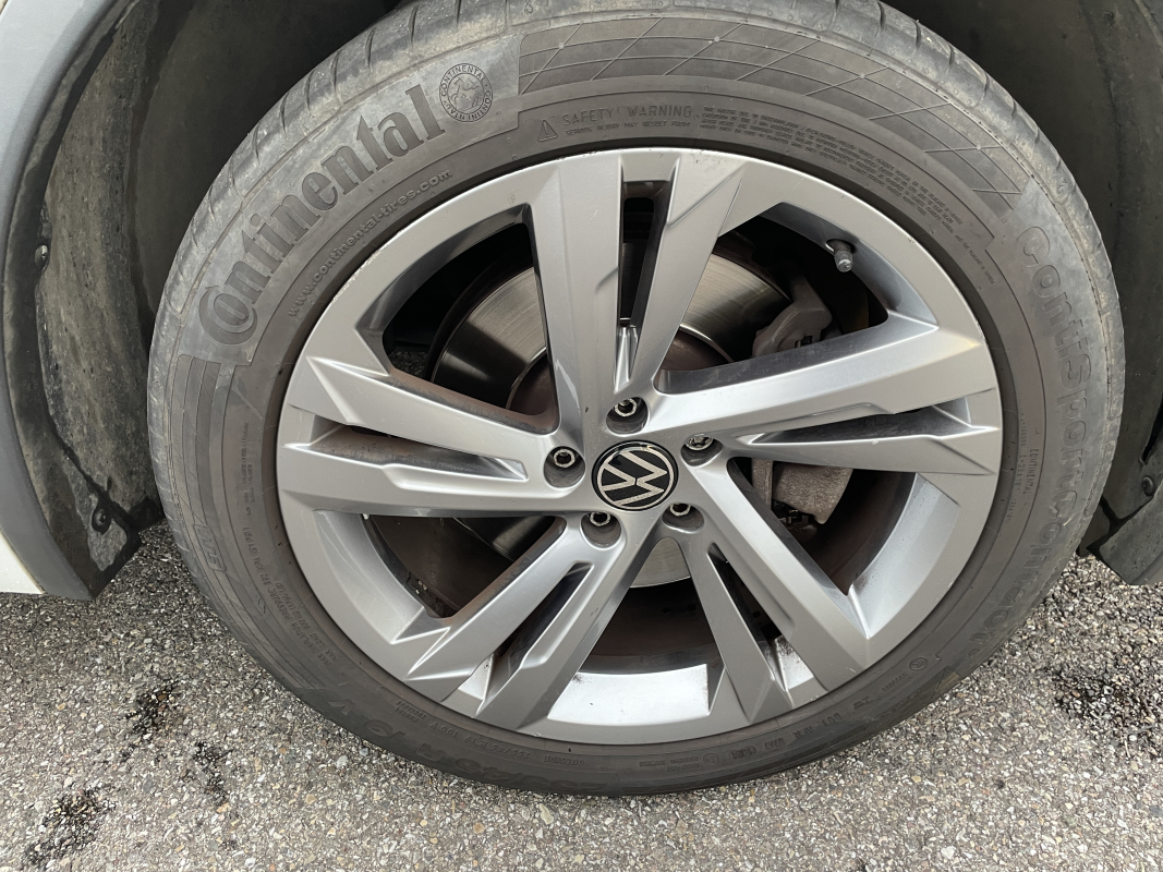 Volkswagen Tiguan — 21