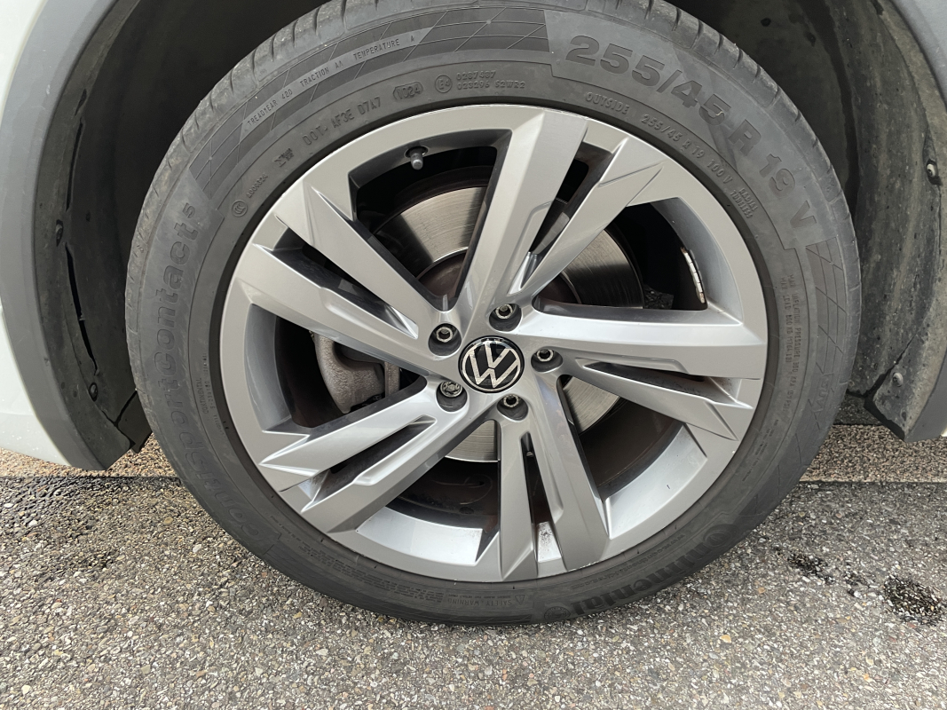Volkswagen Tiguan — 22