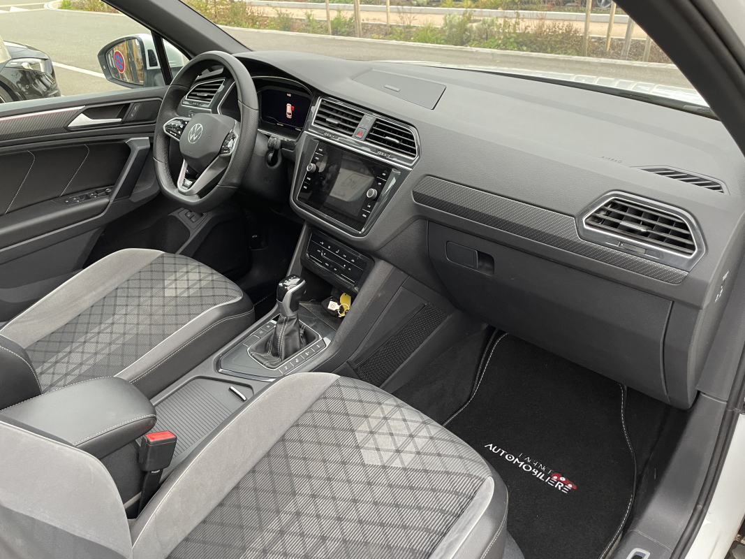 Volkswagen Tiguan — 11