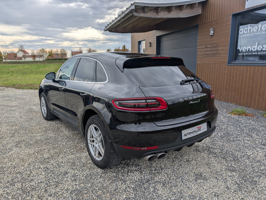 Porsche Macan — 3