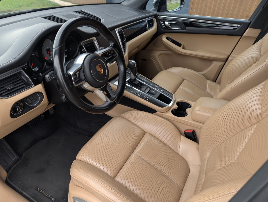 Porsche Macan — 11