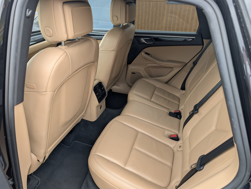 Porsche Macan — 13