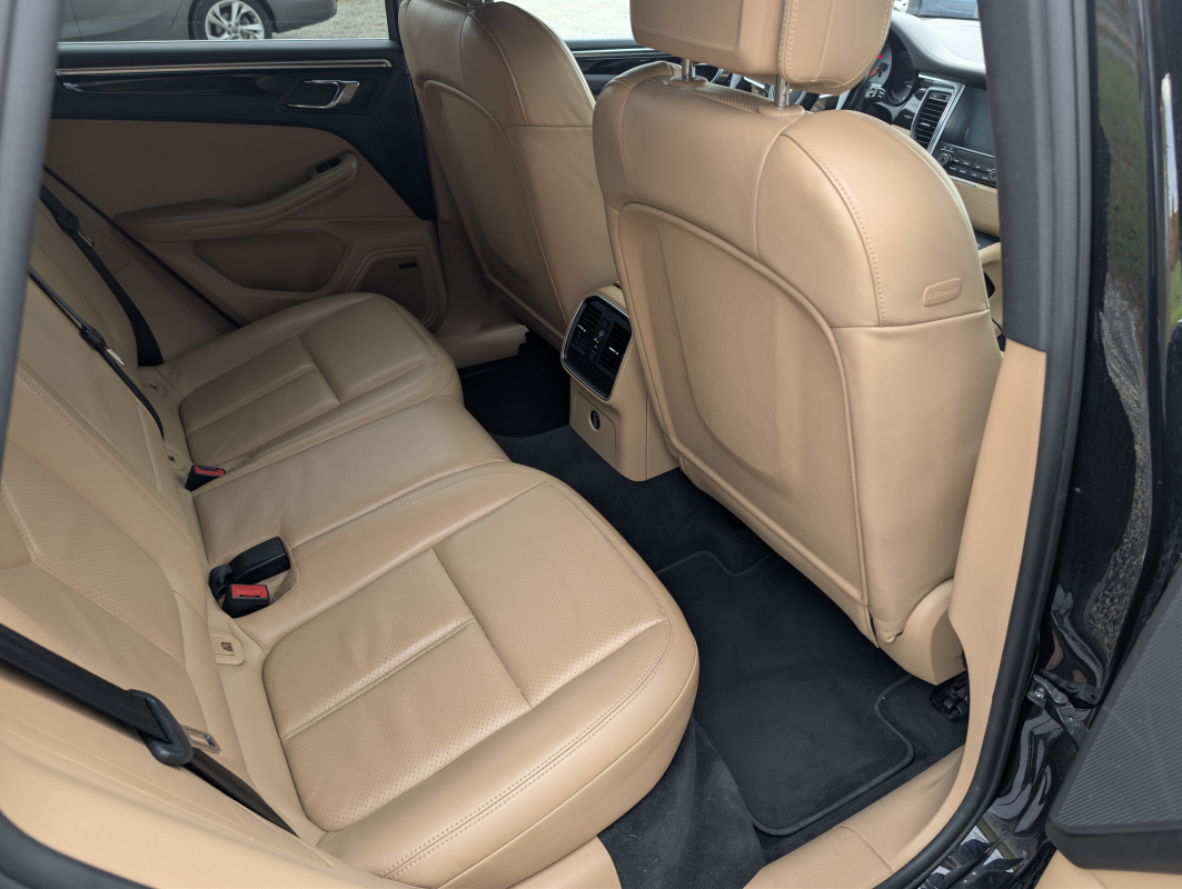 Porsche Macan — 14