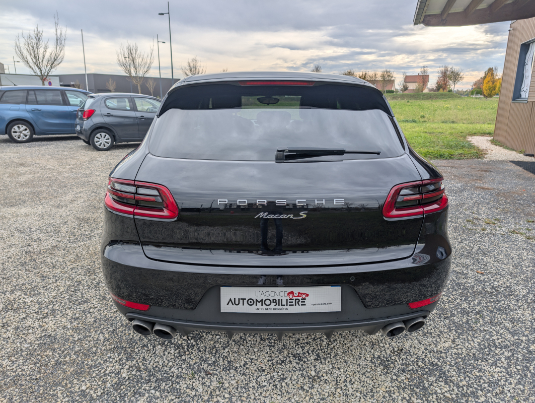 Porsche Macan — 4
