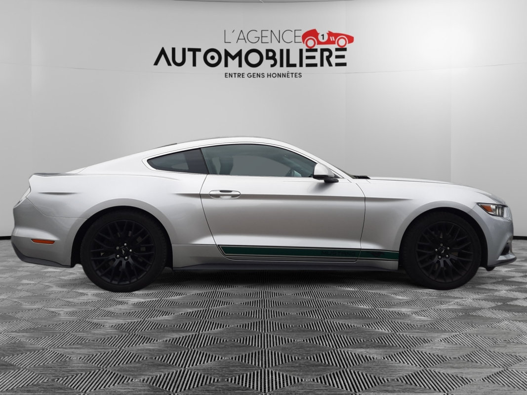 Ford Mustang — 4