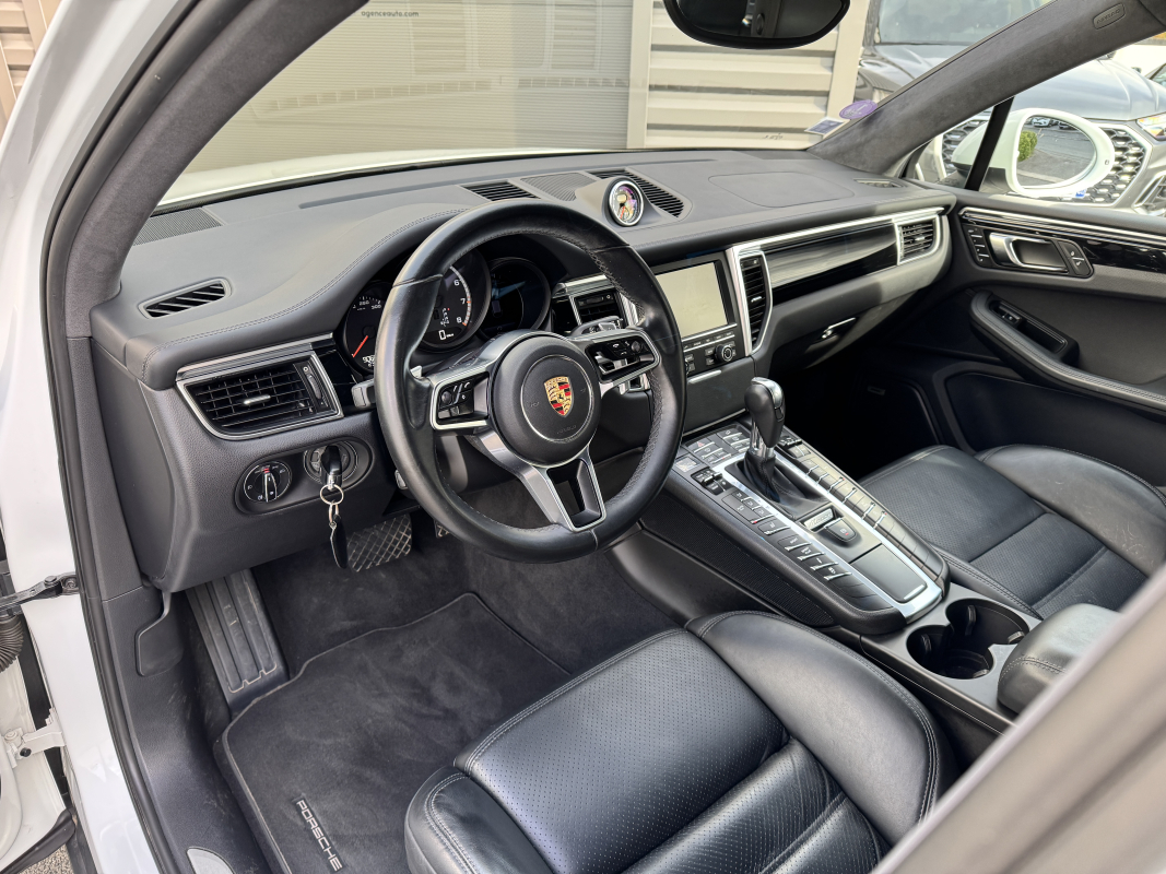 Porsche Macan — 9