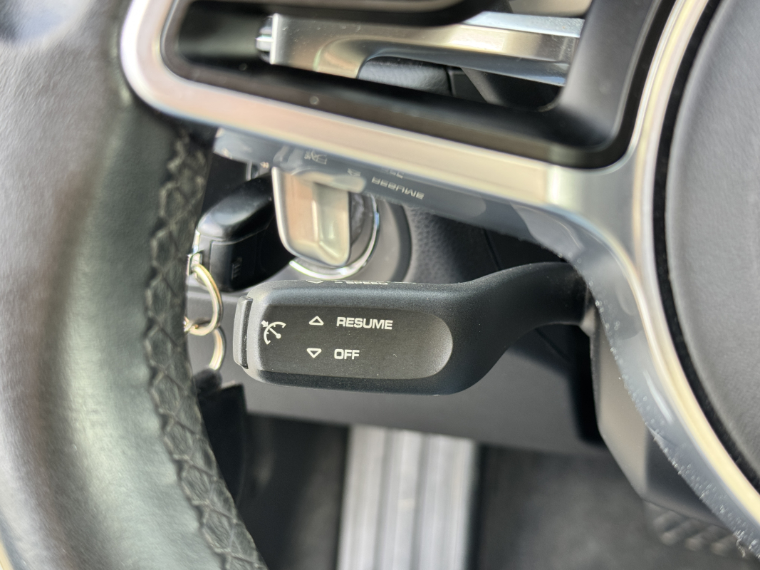 Porsche Macan — 24