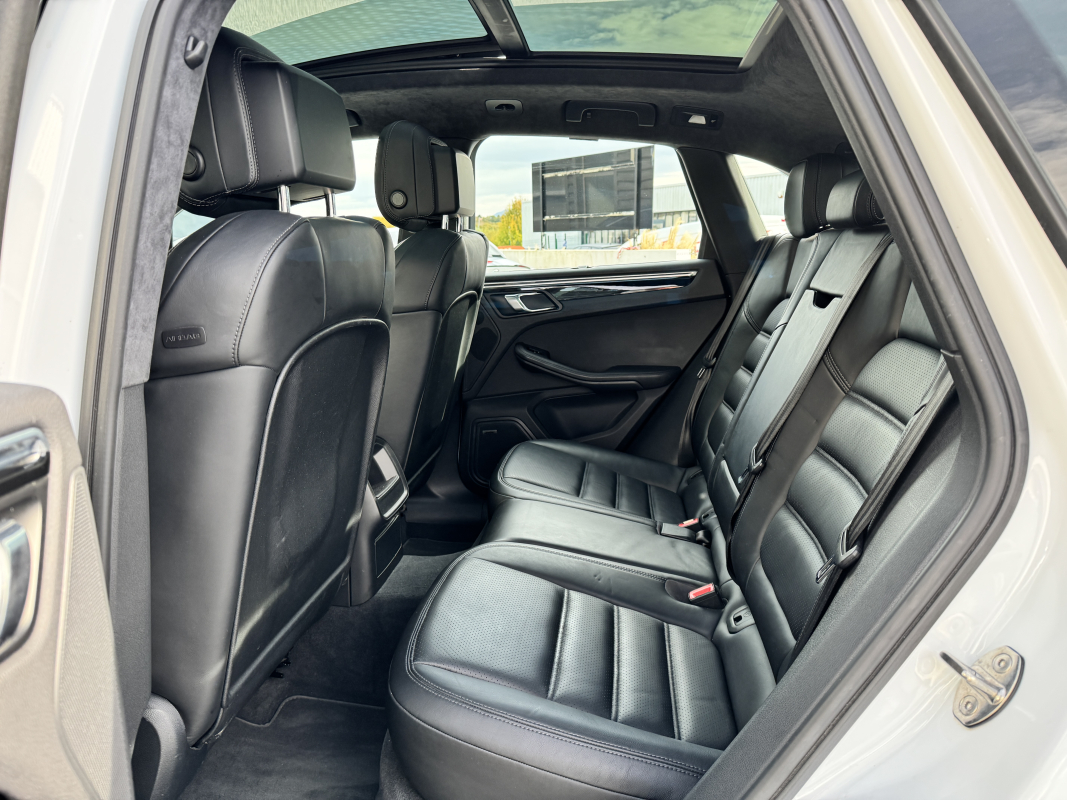 Porsche Macan — 15