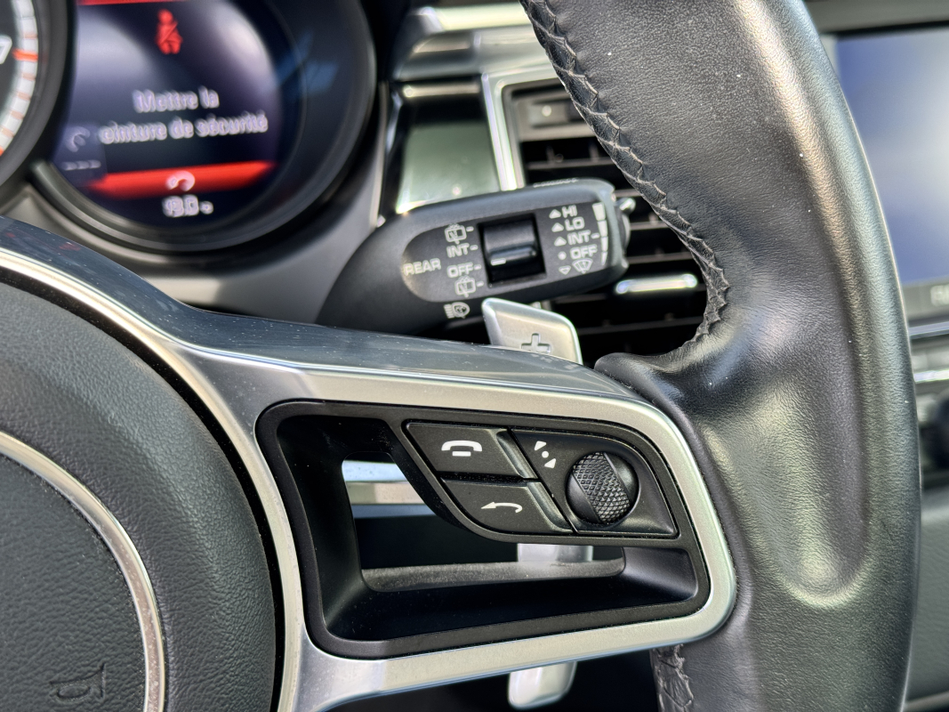 Porsche Macan — 26