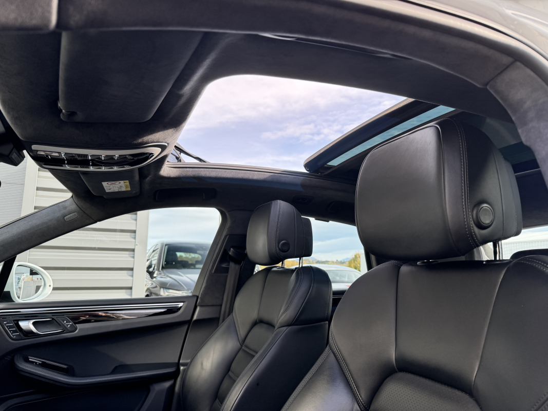 Porsche Macan — 18