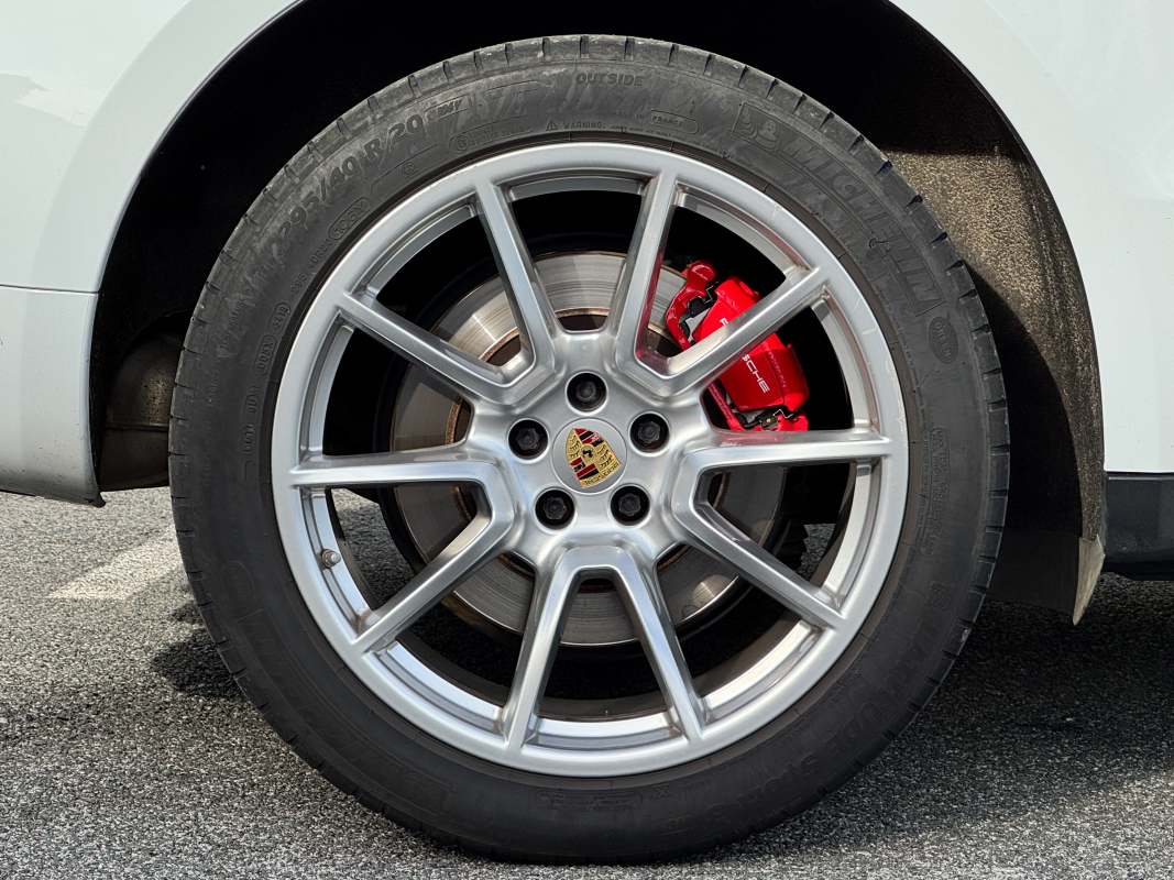 Porsche Macan — 38