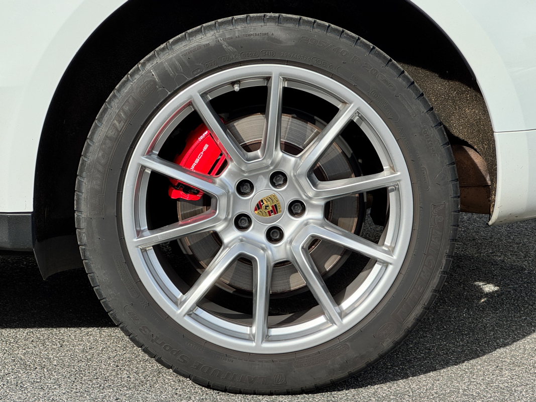 Porsche Macan — 39