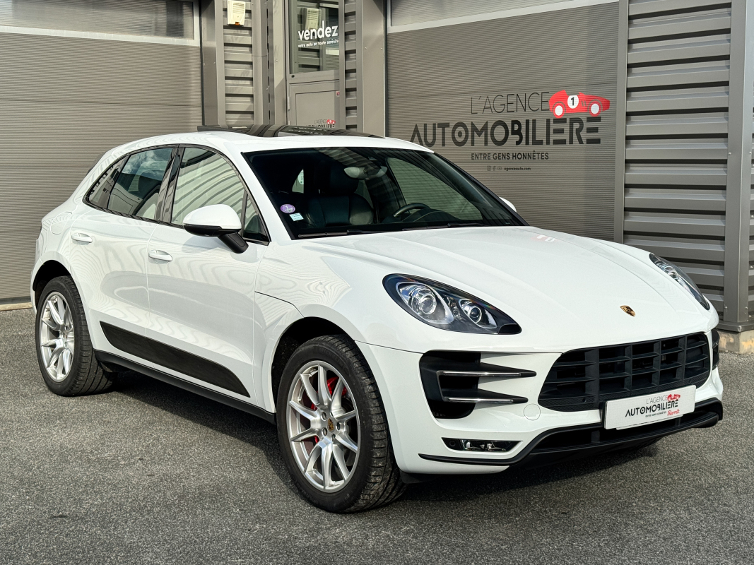 Porsche Macan — 3