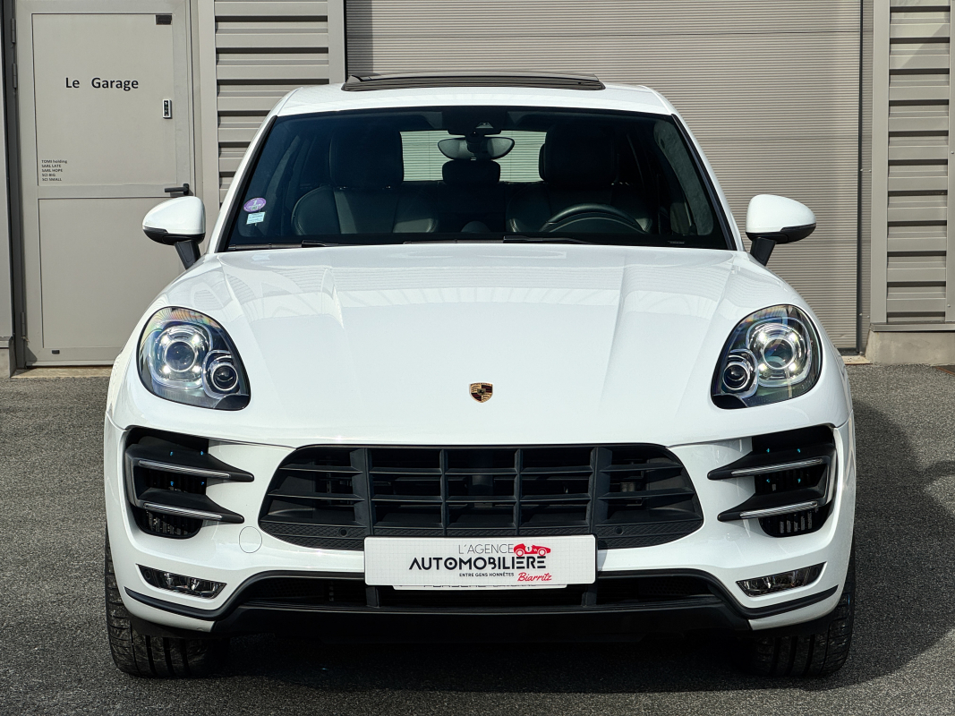 Porsche Macan — 2
