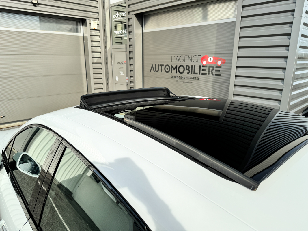 Porsche Macan — 36