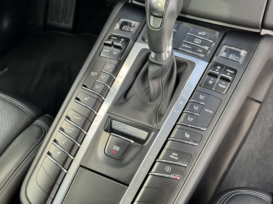 Porsche Macan — 19