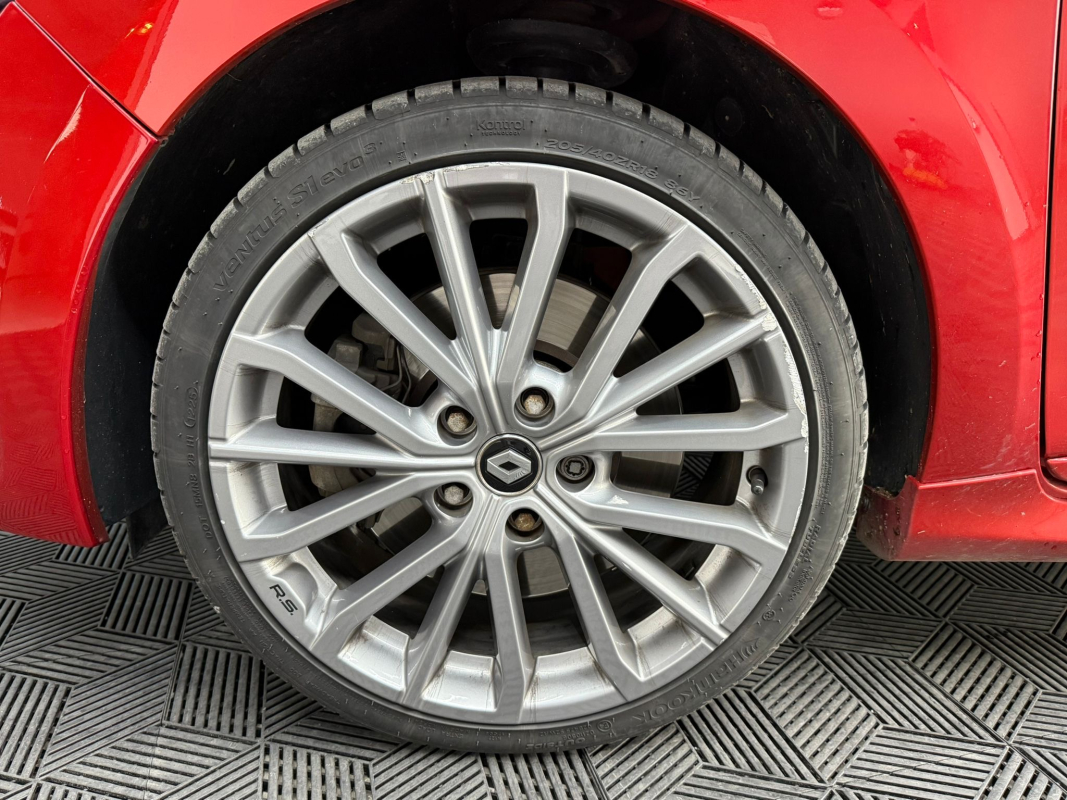 Renault Clio — 12