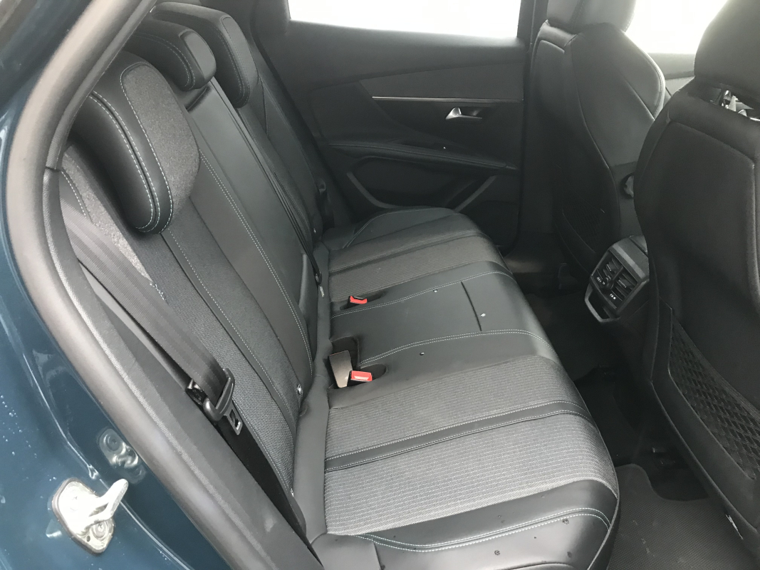 Peugeot 3008 HYbrid4 — 11